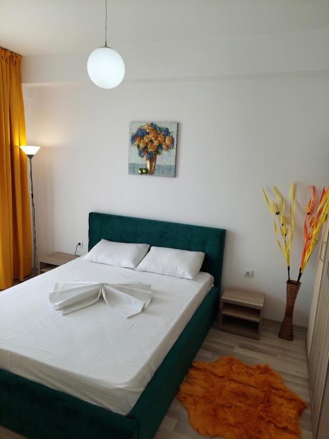 North Club Apartments Mamaia Esterno foto